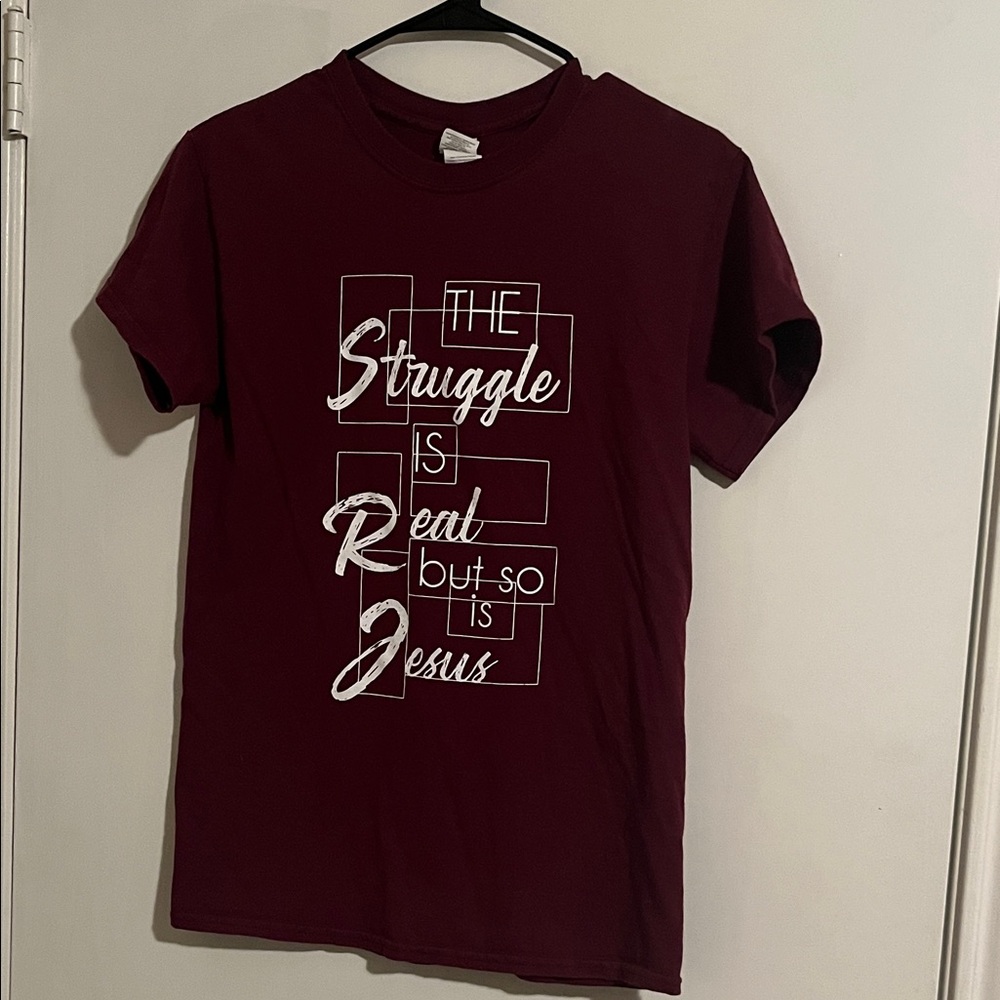 Gildan Maroon Short Sleeve Tee Shirt Small Faith Christian Wear